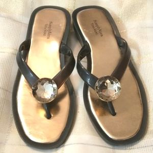 Simply Vera Wang sandals flip flops with stones